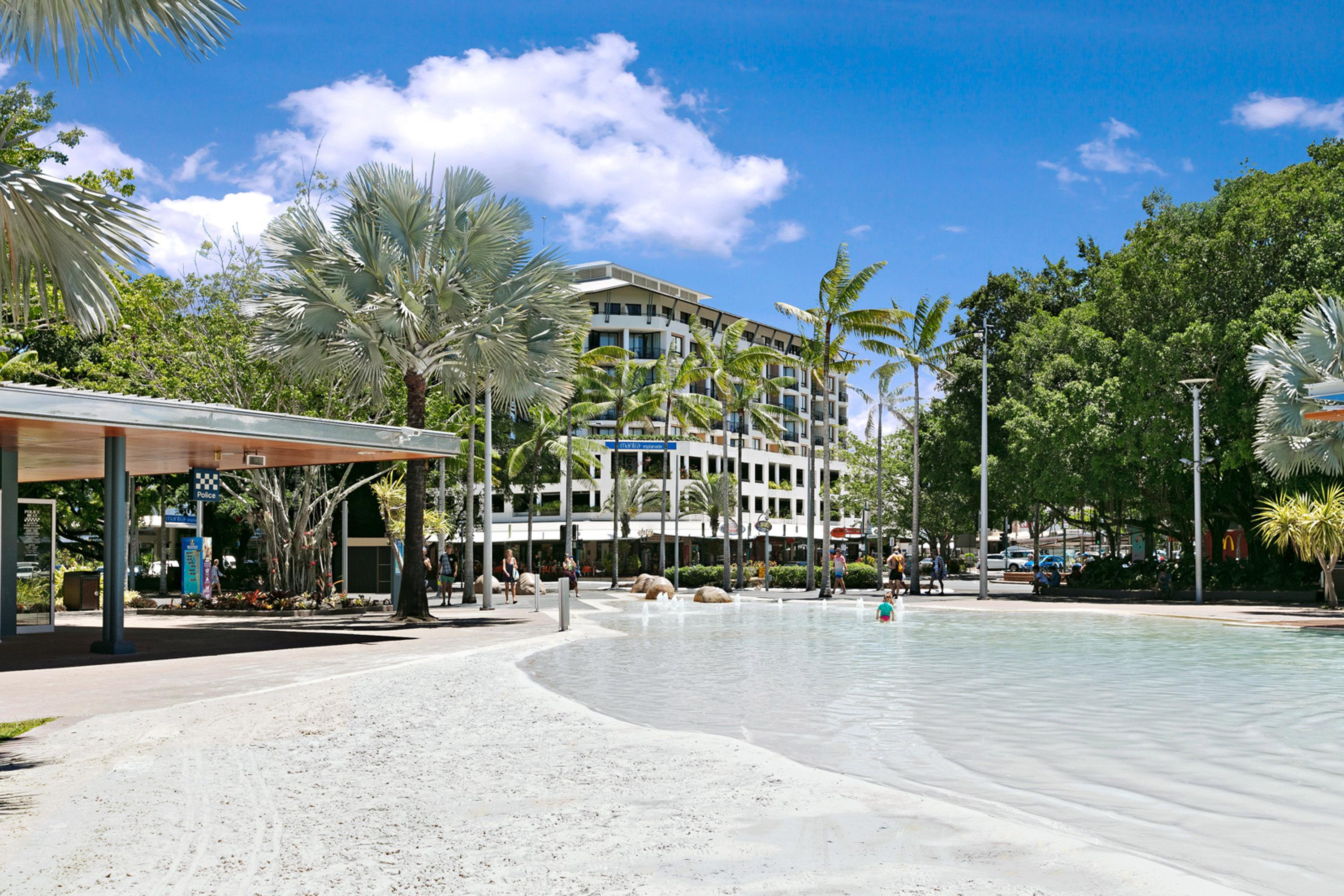 Mantra Esplanade Hotel Cairns Exterior foto