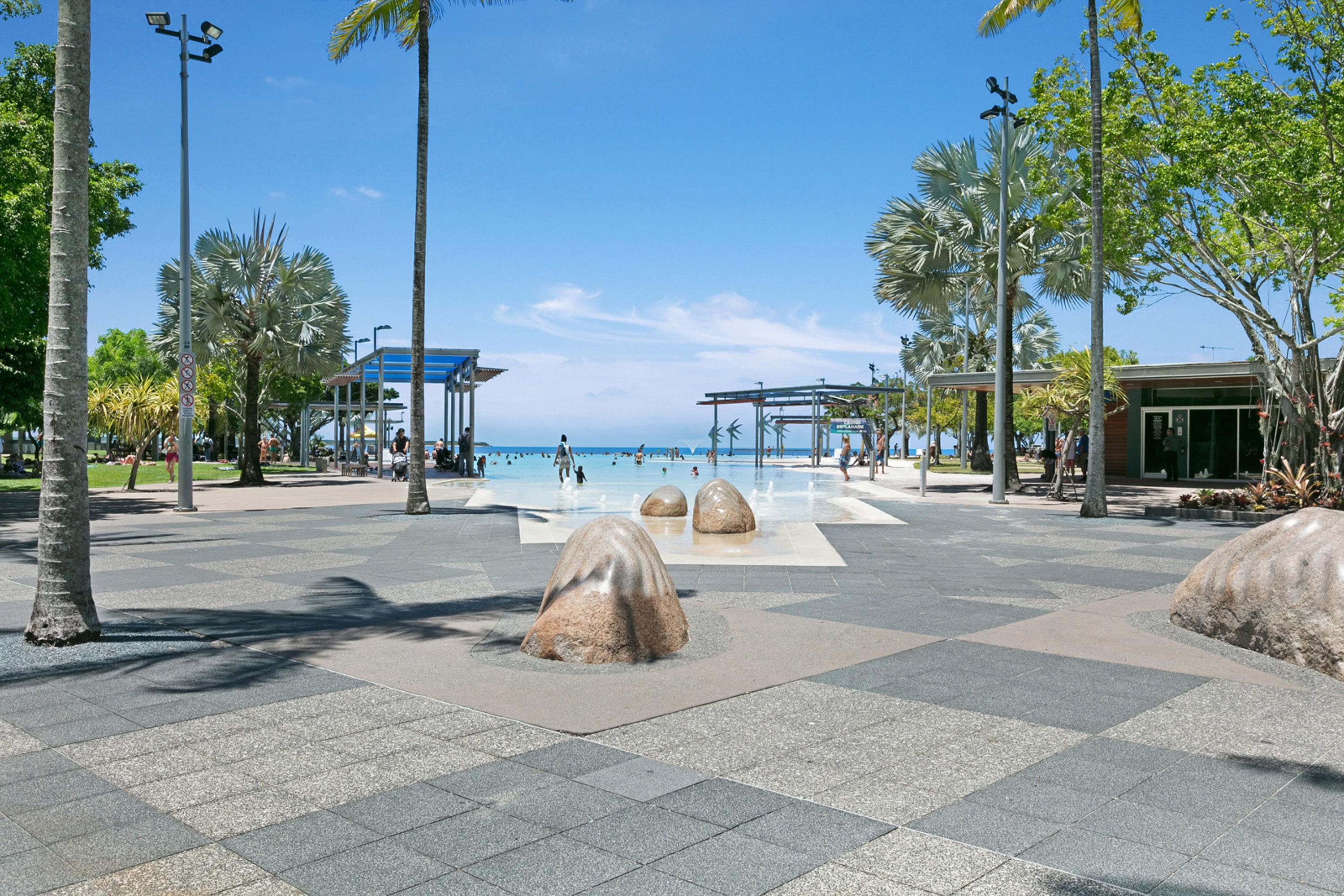 Mantra Esplanade Hotel Cairns Exterior foto